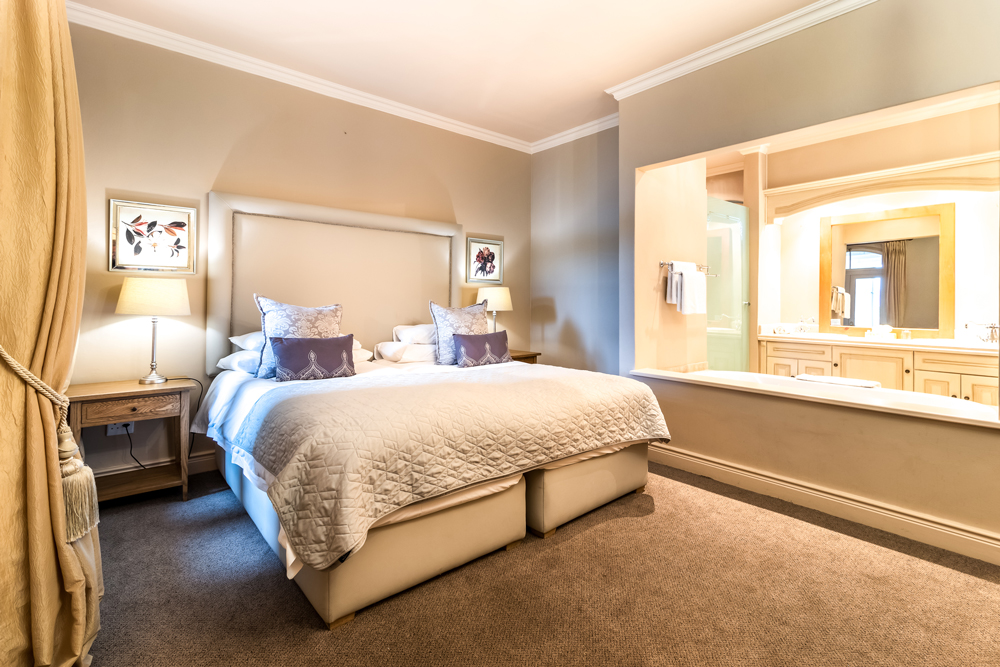 Villa-2bed-lake-feature